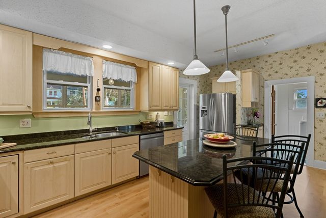 71 Concord Street, Nashua, NH 03064
