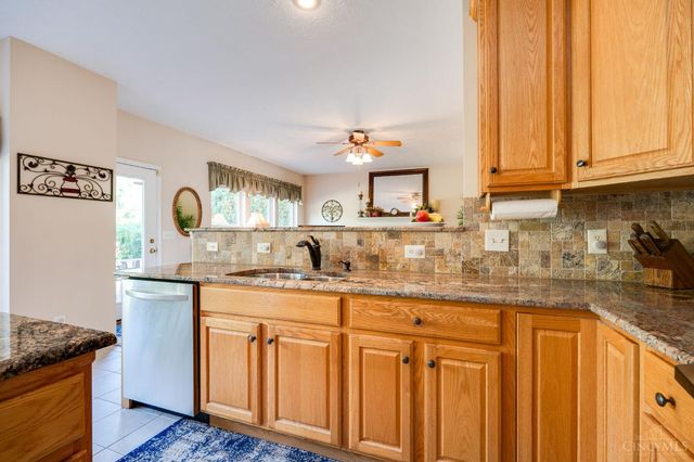 2127 Carrington Lane, Miamisburg, OH 45342