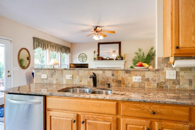 2127 Carrington Lane, Miamisburg, OH 45342