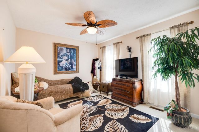 2127 Carrington Lane, Miamisburg, OH 45342