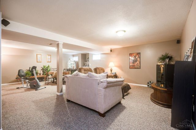 2127 Carrington Lane, Miamisburg, OH 45342