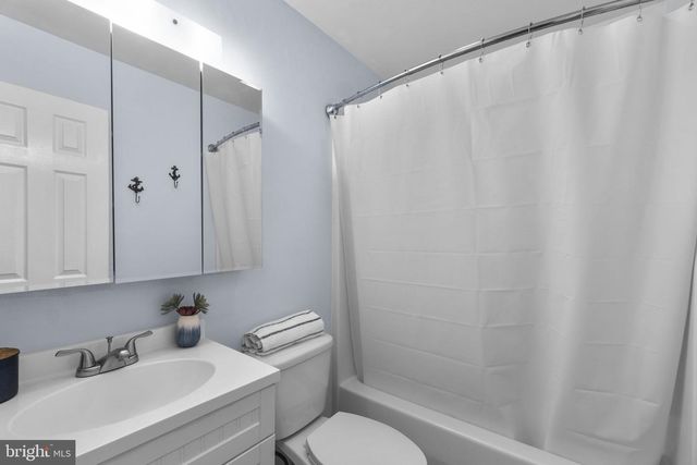 132 DUNROVIN AVE, Westminster, MD 21158