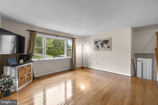 132 DUNROVIN AVE, Westminster, MD 21158
