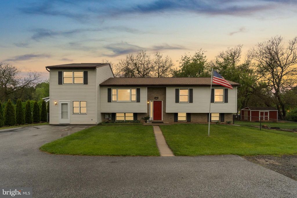 132 DUNROVIN AVE, Westminster, MD 21158