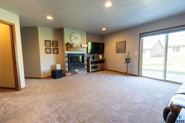4009 S Homerun Ave Avenue, Sioux Falls, SD 57110