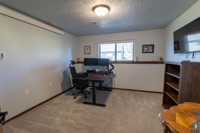 4009 S Homerun Ave Avenue, Sioux Falls, SD 57110