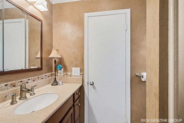 7747 Park Lane Avenue, Jenison, MI 49428
