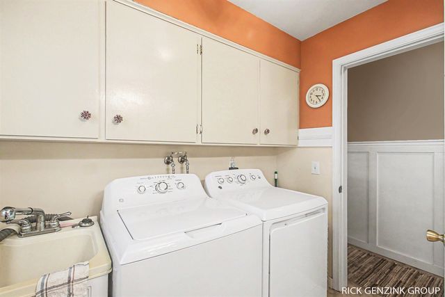 7747 Park Lane Avenue, Jenison, MI 49428