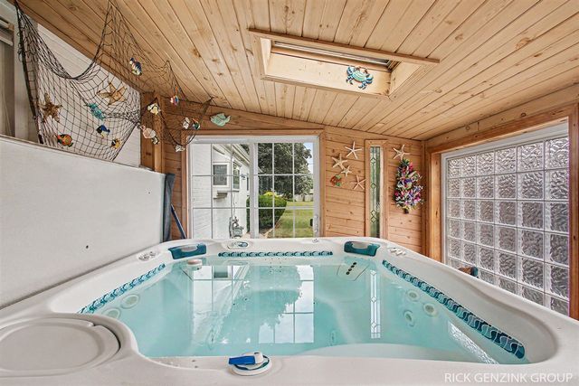 7747 Park Lane Avenue, Jenison, MI 49428