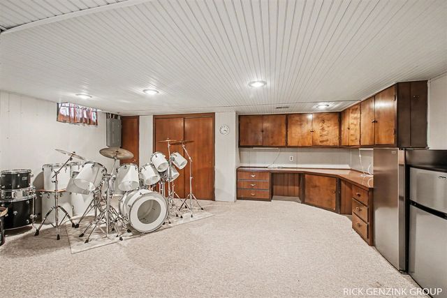 7747 Park Lane Avenue, Jenison, MI 49428