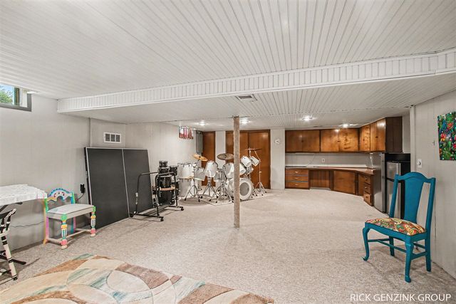 7747 Park Lane Avenue, Jenison, MI 49428