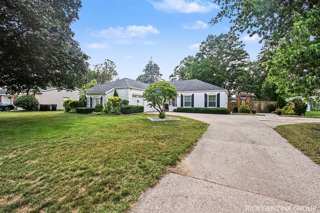 7747 Park Lane Avenue, Jenison, MI 49428