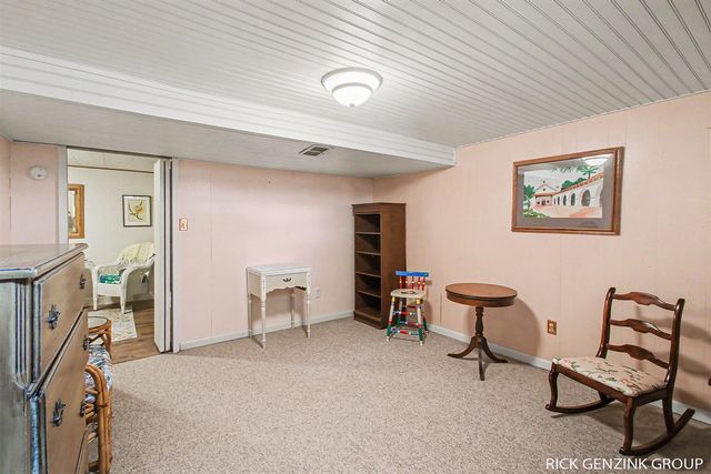 7747 Park Lane Avenue, Jenison, MI 49428