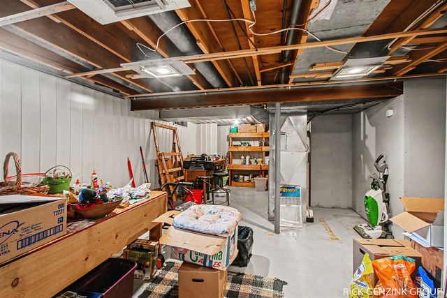 7747 Park Lane Avenue, Jenison, MI 49428