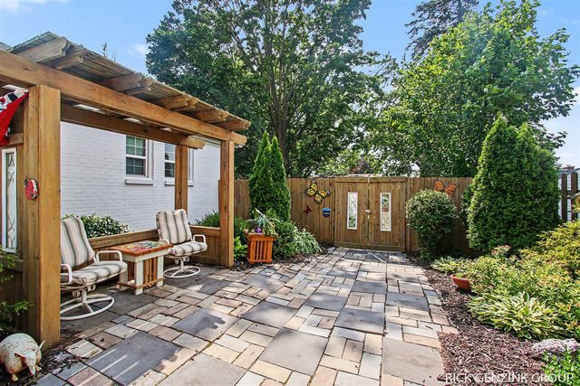 7747 Park Lane Avenue, Jenison, MI 49428