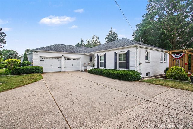 7747 Park Lane Avenue, Jenison, MI 49428