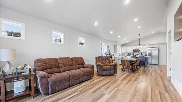 2992 74th Avenue S, Fargo, ND 58104