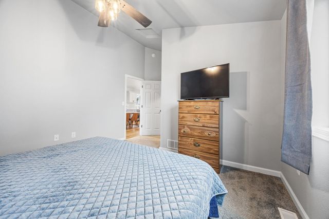 2992 74th Avenue S, Fargo, ND 58104