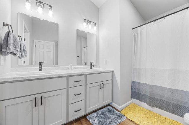 2992 74th Avenue S, Fargo, ND 58104