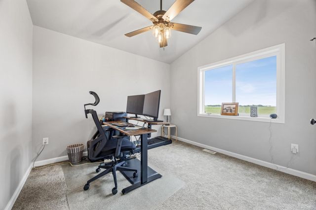 2992 74th Avenue S, Fargo, ND 58104