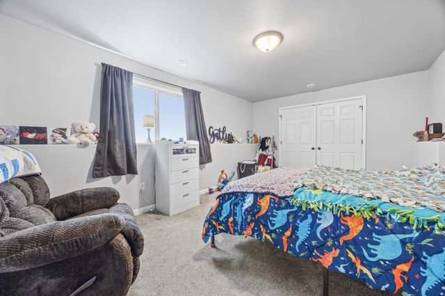 2992 74th Avenue S, Fargo, ND 58104