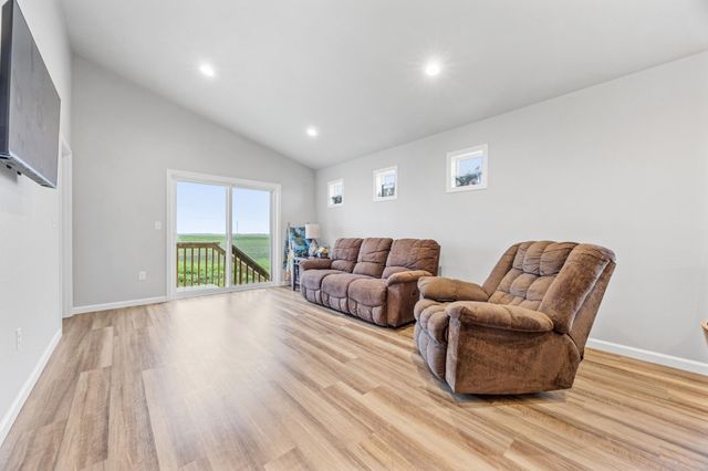 2992 74th Avenue S, Fargo, ND 58104