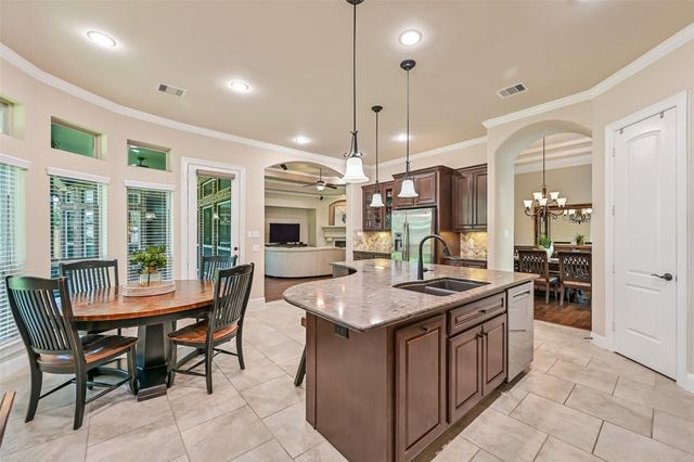 1017 Bolivar Point Lane, Friendswood, TX 77546