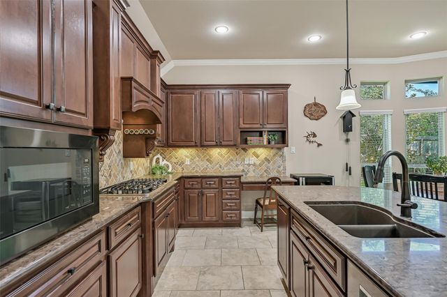 1017 Bolivar Point Lane, Friendswood, TX 77546