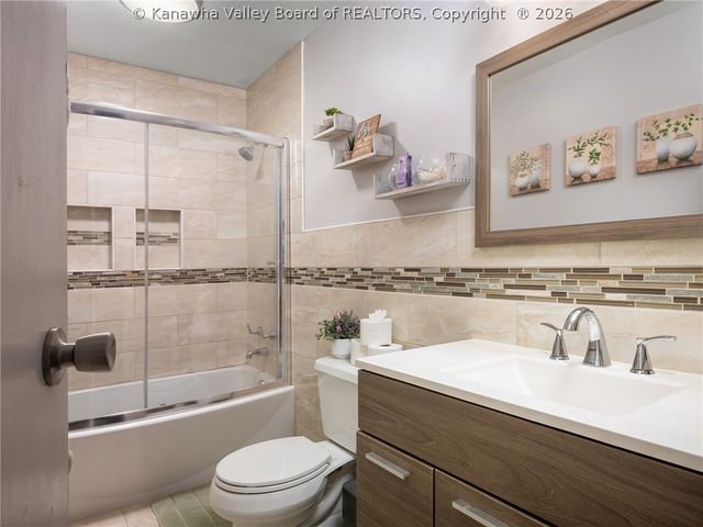 2211 Larwood Drive, Charleston, WV 25302