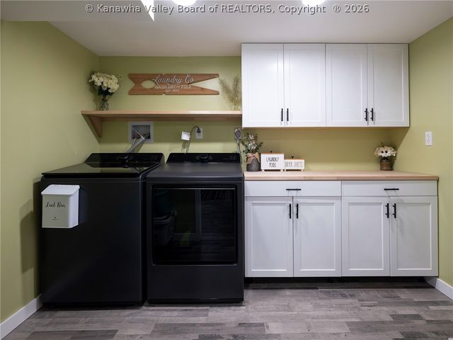 2211 Larwood Drive, Charleston, WV 25302