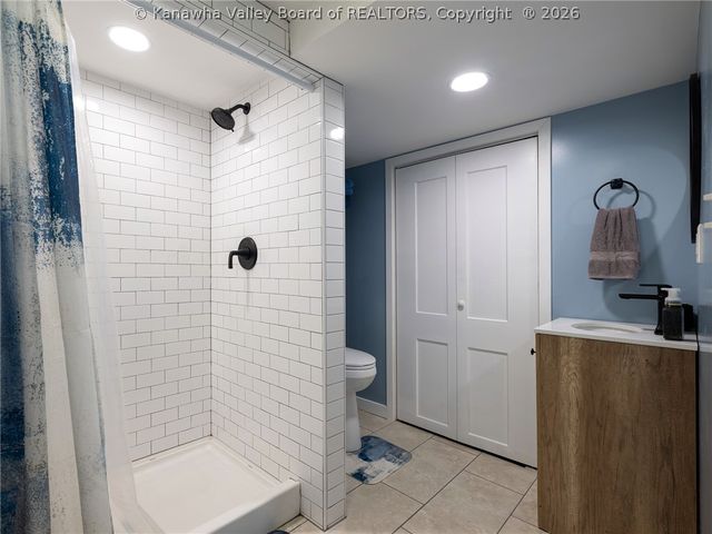 2211 Larwood Drive, Charleston, WV 25302