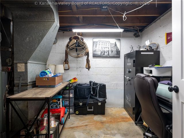 2211 Larwood Drive, Charleston, WV 25302