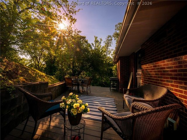 2211 Larwood Drive, Charleston, WV 25302