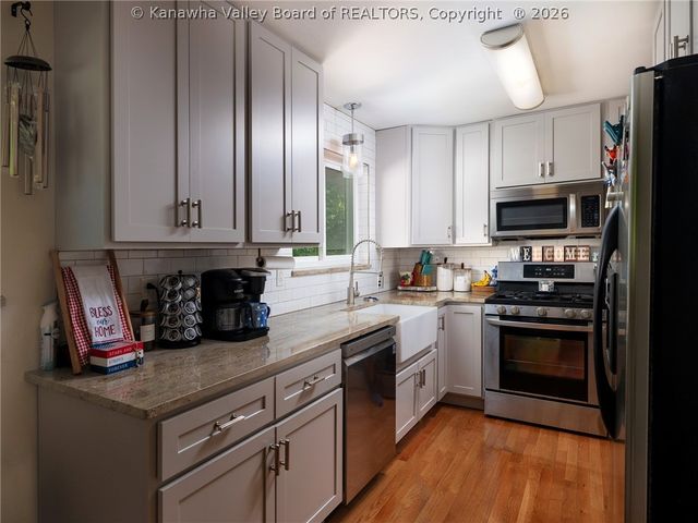 2211 Larwood Drive, Charleston, WV 25302