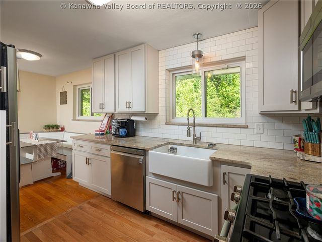 2211 Larwood Drive, Charleston, WV 25302