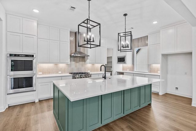 2000 Crimson Sunset DR, Georgetown, TX 78628