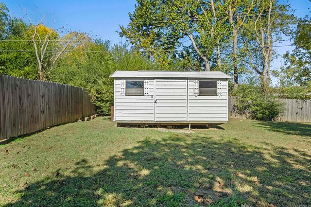 1601 N Main Street, Searcy, AR 72143