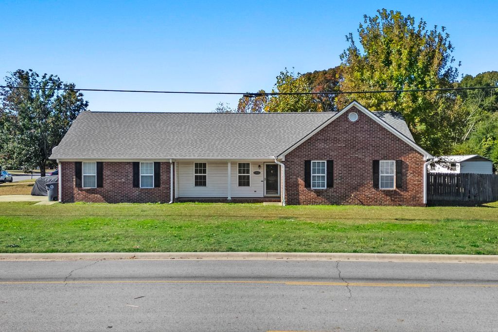 1601 N Main Street, Searcy, AR 72143