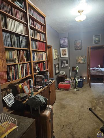 4823 SE 10th St, Tecumseh, KS 66542