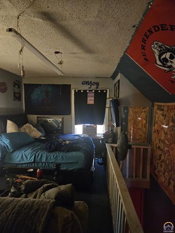 4823 SE 10th St, Tecumseh, KS 66542