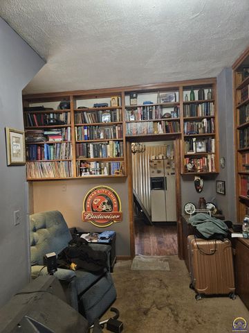 4823 SE 10th St, Tecumseh, KS 66542