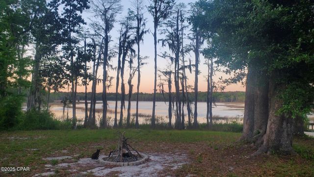 3034 Paradise Lakes Road, Chipley, FL 32428