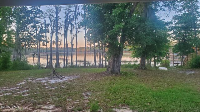 3034 Paradise Lakes Road, Chipley, FL 32428