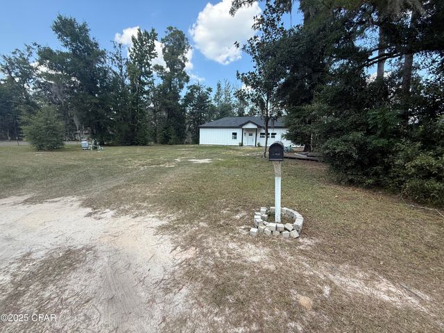 3034 Paradise Lakes Road, Chipley, FL 32428