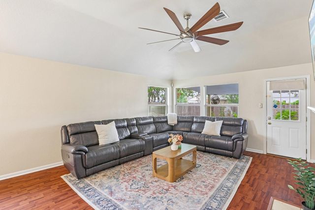 255 Paddington DR, Kyle, TX 78640