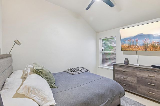 255 Paddington DR, Kyle, TX 78640