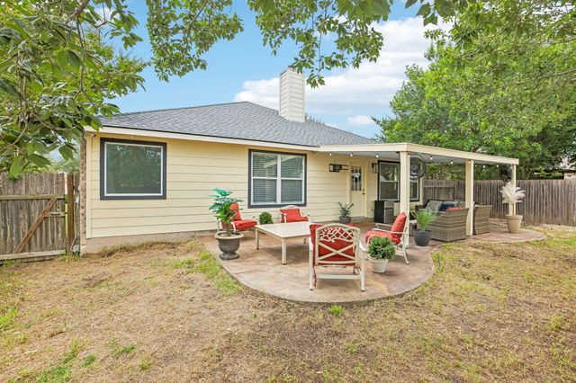 255 Paddington DR, Kyle, TX 78640