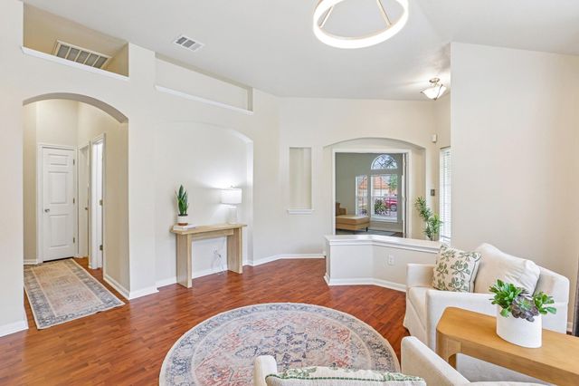 255 Paddington DR, Kyle, TX 78640
