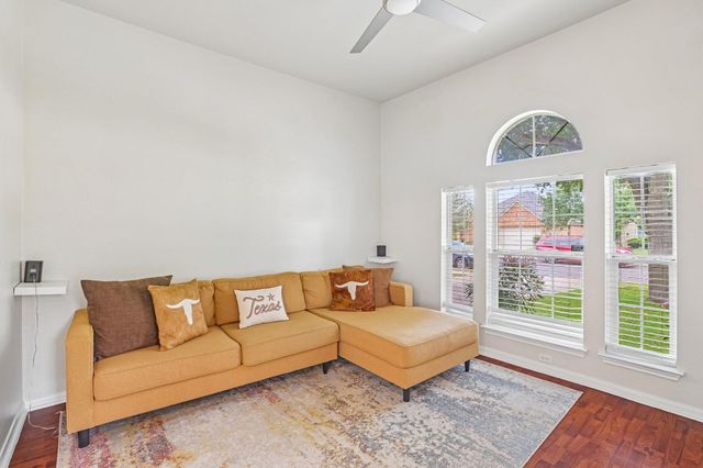 255 Paddington DR, Kyle, TX 78640