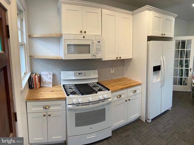 423 E GORGAS LN, Philadelphia, PA 19119